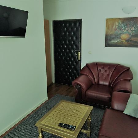 Dorsi Lägenhet Belgrad Exteriör bild