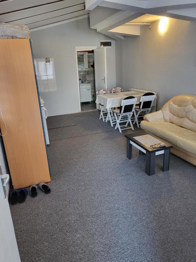 Dorsi Lägenhet Belgrad Exteriör bild